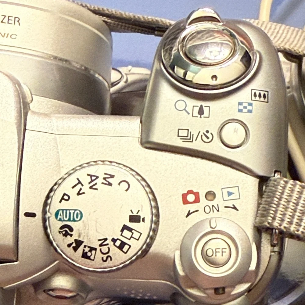 Canon PowerShot S2 IS Digital Camera -all original manuals. Excellent condition